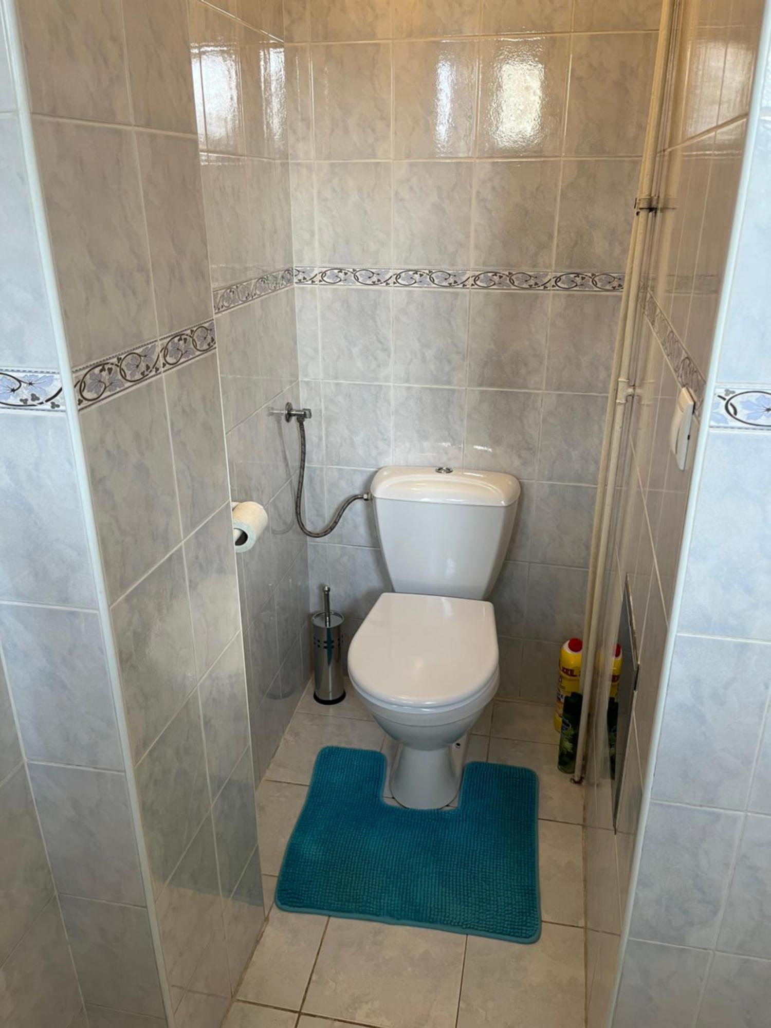 Victory Apartment Bratislava Buitenkant foto
